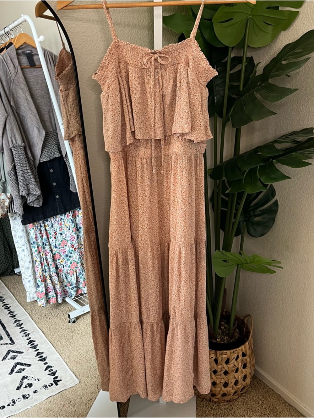🤍 American Eagle Blush Boho Smocked Floral Tiered Maxi Dress | Sz M